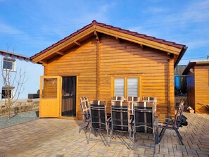 Outdoor dining - Holiday Home 'Ferienhaus Seeblick' with Lake View, Private Terrace and Air Conditioning (Nöda)