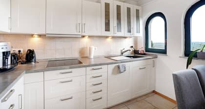 Apartment 'Ferienwohnung Weingut Löwenthal' with Mountain View, Balcony and Wi-Fi