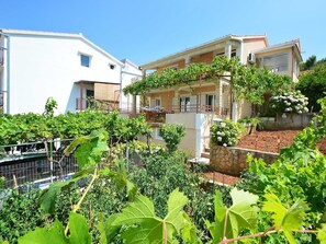 Exterior - Nice apartment for 5 guests with WIFI, A/C, TV and terrace (Solin)