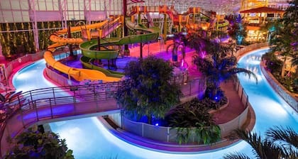 TWO Separate Spacious CozySuites on the Boardwalk