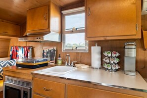 Fridge, microwave, coffee/tea maker, cookware/dishes/utensils - Miss Estella | Glamping | Pool | Outdoor Fireplace (Willow City)