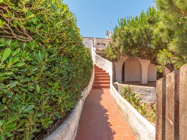 Property grounds - Cosy apartment for 4 guests with WIFI, A/C, TV, terrace and pets allowed (Valledoria)