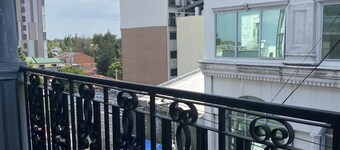 Rovimar Condo Angeles 