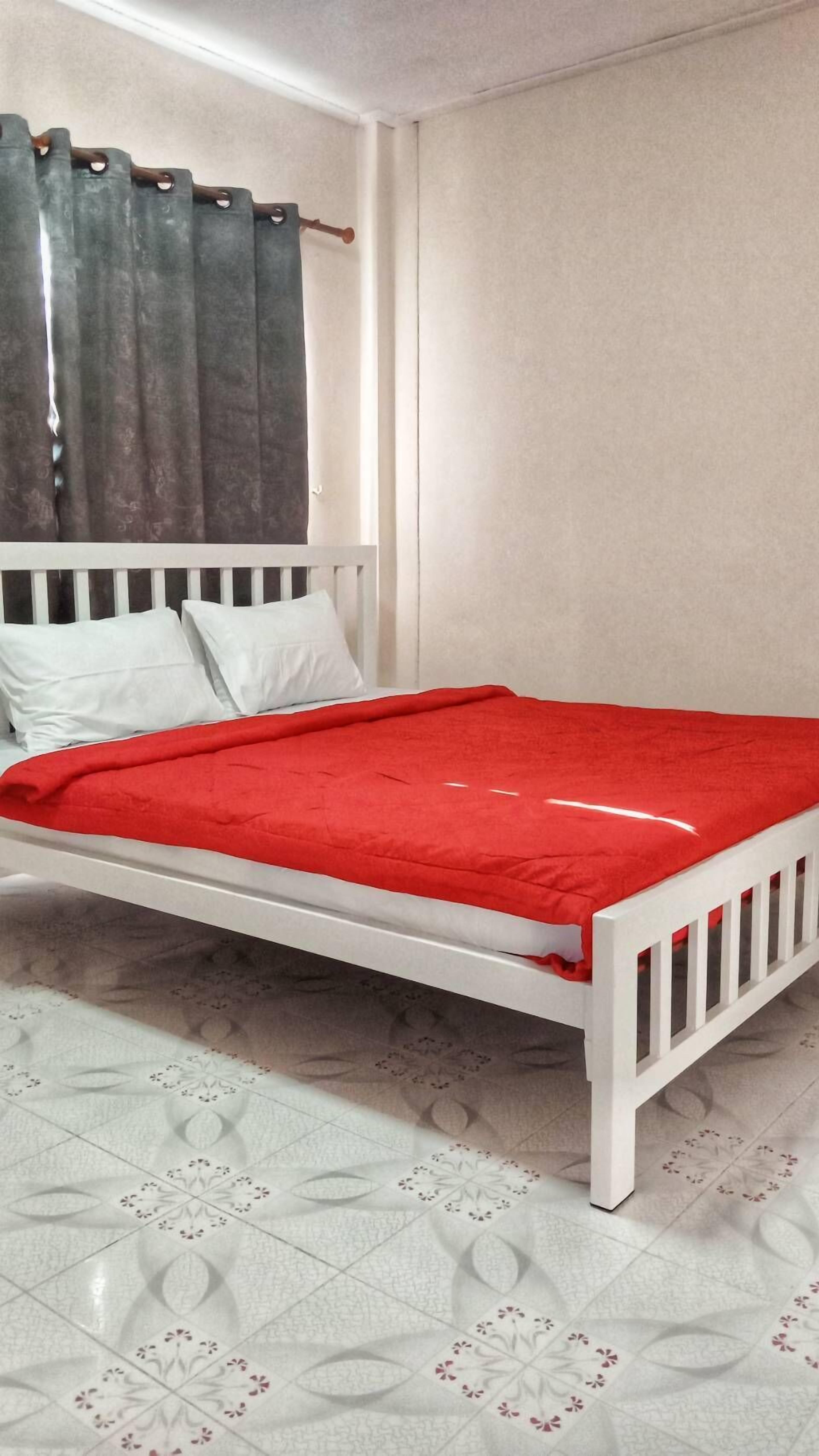 โต๊ะทำงาน, พื้นที่ทำงานแบบใช้แล็ปท็อป, Wi-Fi ฟรี