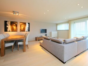 TV, DVD player