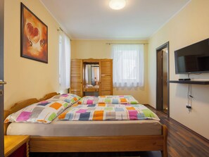 3 camere, culla da viaggio, Wi-Fi gratuito, lenzuola