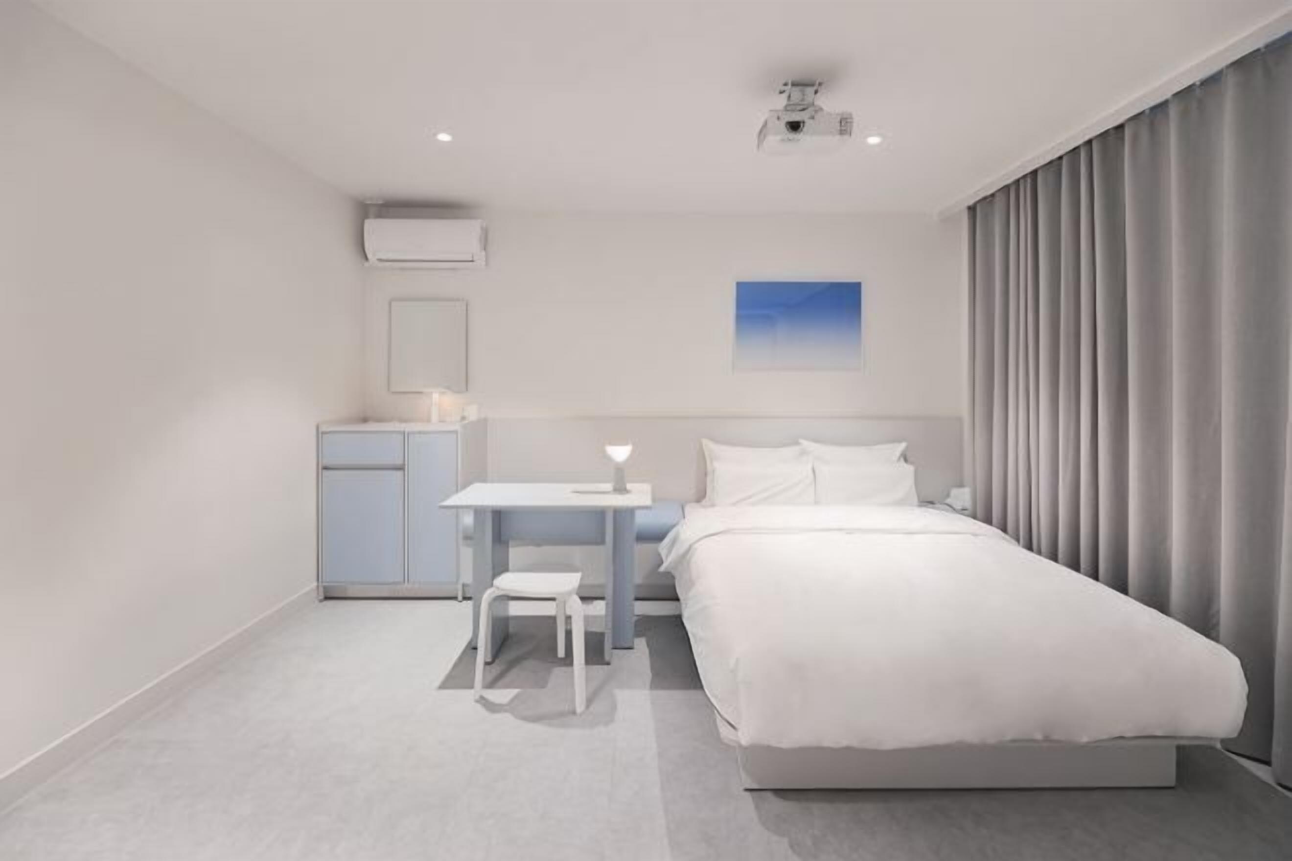 Premium bedding, free WiFi, bed sheets