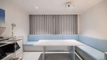 Zweibettzimmer | 1 Schlafzimmer, hochwertige Bettwaren, kostenloses WLAN, Bettwäsche