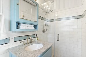 Unclassified image, 3 of 50, button - Wonderful Beach Front Dog Friendly Classic Beach Home, Direct beach access. (Oak Island)