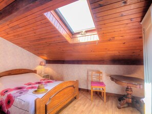 4 habitaciones, cuna de viaje, wifi gratis y ropa de cama