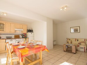 Dining - Lovely apartment for 4 people with WIFI, TV and terrace (Tarnos)