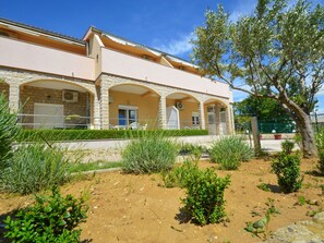 Exterior - Beautiful apartment for 4 guests with WIFI, A/C, TV and terrace (Zadar)