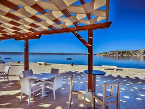 Outdoor dining - Beautiful apartment for 4 guests with WIFI, A/C, TV and terrace (Zadar)