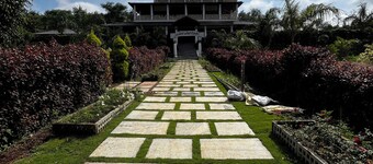 Vintage Village Resort & Spa 