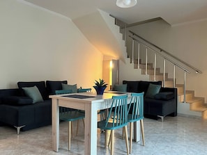 Departamento, 2 habitaciones, balcón, vista al jardín | Restaurantes