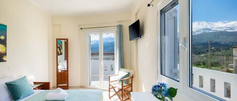 Huoneisto, 2 makuuhuonetta, parveke, näköala puutarhaan | 2 makuuhuonetta