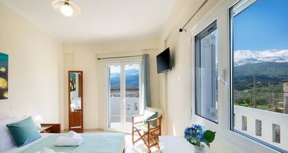 Glikanisos House Nipos - Ideal for Hikers and Families 2bd, 6pl, 10min to Beach