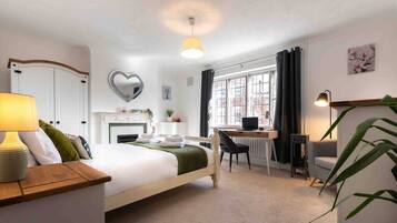 2 camere, una scrivania, ferro/asse da stiro, Wi-Fi gratuito