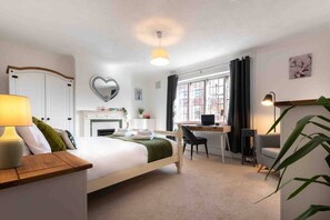 2 camere, una scrivania, ferro/asse da stiro, Wi-Fi gratuito