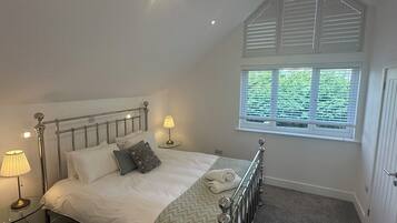 3 quartos, ferros/tábuas de passar roupa, Wi-Fi de cortesia