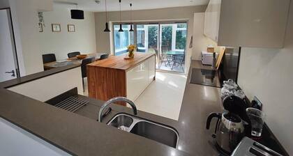 Heathlands 4bed House