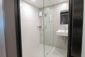 Family Quadruple Room | Bathroom