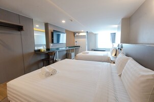 Family Quadruple Room | Desk, free WiFi