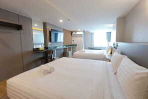 Family Quadruple Room | Desk, free WiFi - One Budget Hotel Tak Maesot (Mae Sot)