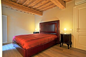 2 bedrooms, free WiFi - Apartment in Lucca near Amphitheater Square (Lucca)