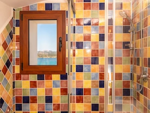 Bathroom - Cosy apartment for 5 guests with WIFI, A/C, TV, terrace and pets allowed (Arzachena)