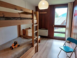 3 quartos, berço de viagem, Wi-Fi (sobretaxa), roupa de cama