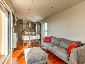 TV - Nice apartment for 6 people with A/C, WIFI, TV and terrace (Umag)