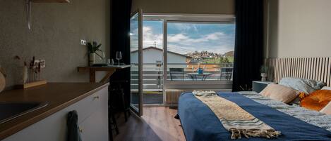 1 bedroom, in-room safe, iron/ironing board, free WiFi