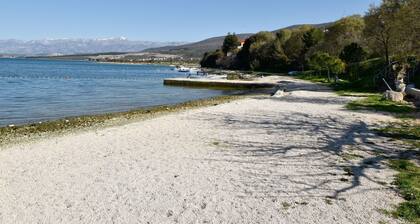 Herrliche Wohnung für 4 Leute mit W-LAN, Klimaanlage, TV, Terrasse und Haustiere erlaubt