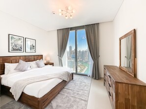 Deluxe Apartment | 3 bedrooms, iron/ironing board, free WiFi - Breathtaking 3BR with Sea & Marina (Dubai)