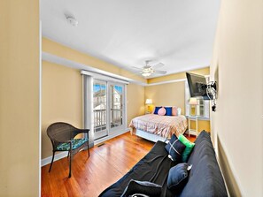 6 bedrooms, iron/ironing board, free WiFi