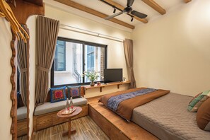 Economy Studio, 1 Bedroom, Ensuite, City View | Premium bedding, down comforters, Select Comfort beds