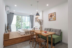 Premium bedding, down duvets, Select Comfort beds - FULL HOUSE ApartHotel in Hanoi Center (Hanoi)