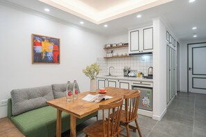 Mini-fridge, microwave, stovetop, rice cooker - FULL HOUSE ApartHotel in Hanoi Center (Hanoi)