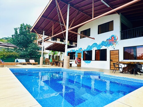 Casa midin 9, Stunning 3bd 2bth condo, GREAT location!