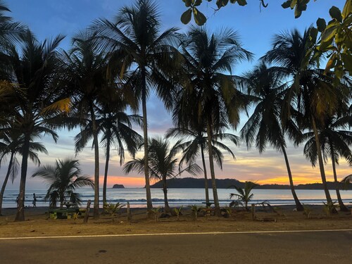 Casa midin 9, Stunning 3bd 2bth condo, GREAT location!