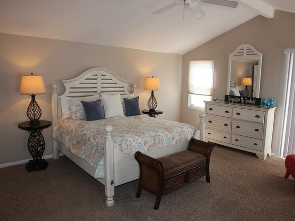 5 bedrooms, iron/ironing board, internet - 30 75th Street, Unit:West (Sea Isle City)