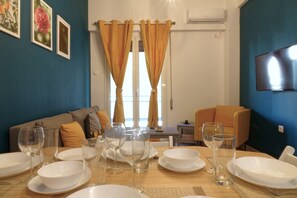 Interior - You & Me Cozy Apartments. on Syggrou Avenue Athens. (Nea Smirni)