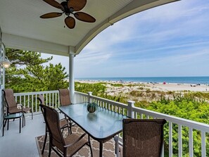 Outdoor dining - 7305 Pleasure Avenue North (Sea Isle City)