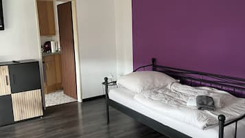 Basic Apartment | 1 bedroom, iron/ironing board, free WiFi