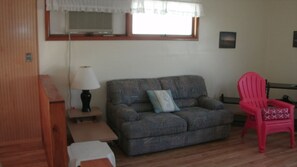 TV, DVD player - 136 51st Street 2nd Floor (Sea Isle City)