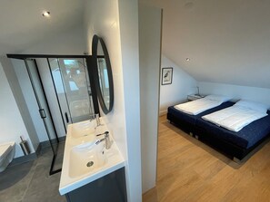 4 bedrooms, free WiFi