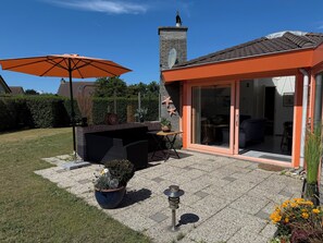 Terrace/patio - 3 bedroom accommodation in Julianadorp aan Zee (Julianadorp aan Zee)