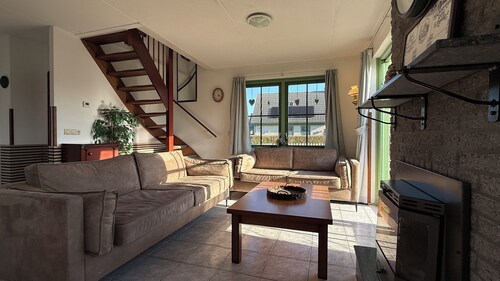 2 bedroom accommodation in Julianadorp aan Zee