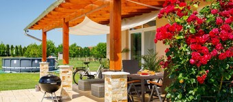 Stunning private villa for 6 people with WIFI, private pool, TV and terrace